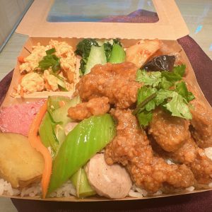 尚琳新推出~豐原廟東排骨酥飯~附酸辣醬~全新上市!選用溫體豬嫩骨而製~口感絕佳!